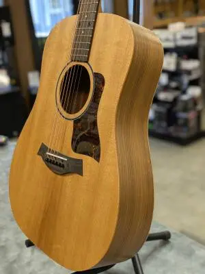 Taylor Guitars - BBT-E 2